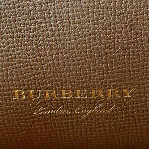 Burberry house check derby leather medium banner tote